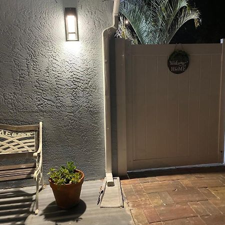 The Little Paris Suite Tampa Esterno foto