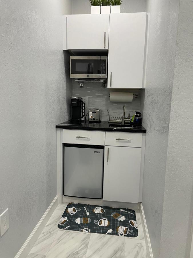 The Little Paris Suite Tampa Esterno foto