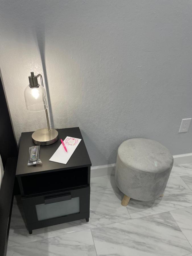 The Little Paris Suite Tampa Esterno foto