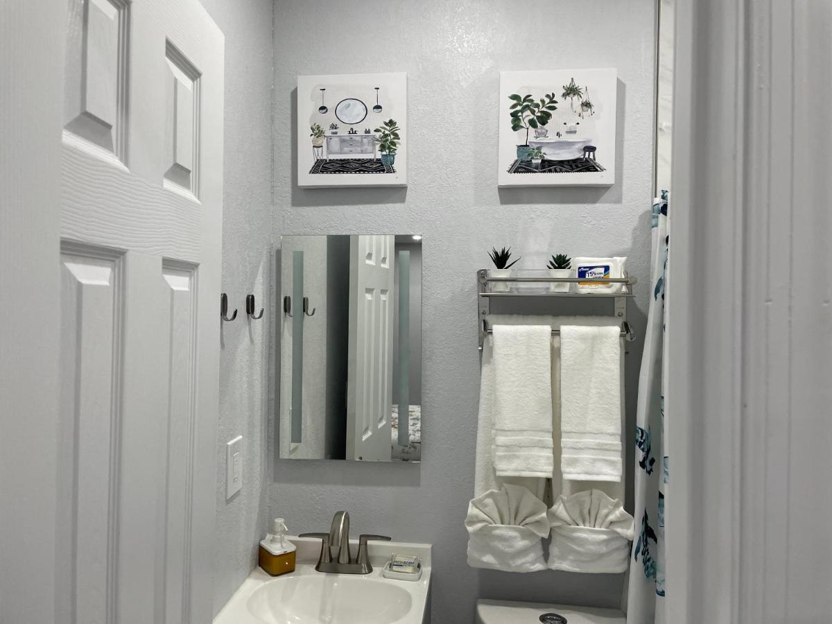 The Little Paris Suite Tampa Esterno foto