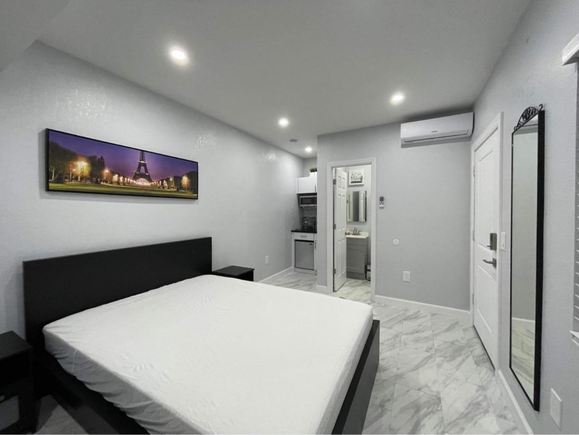 The Little Paris Suite Tampa Esterno foto