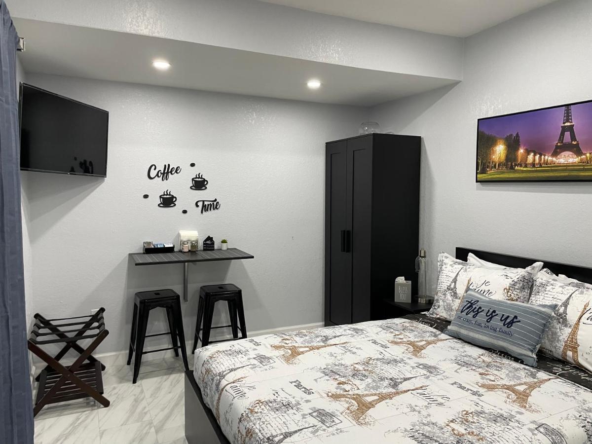 The Little Paris Suite Tampa Esterno foto